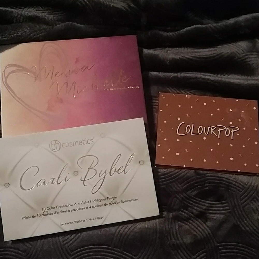 Bundle of 3 eyeshadow palettes
